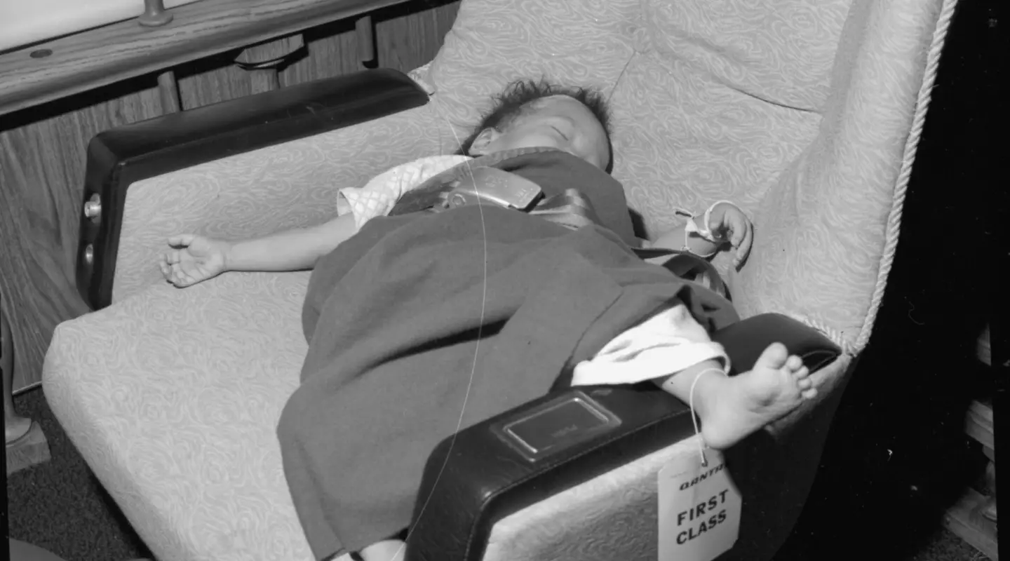 First Qantas Baby Lift flight from Bangkok to Australia on 5 April 1975. 