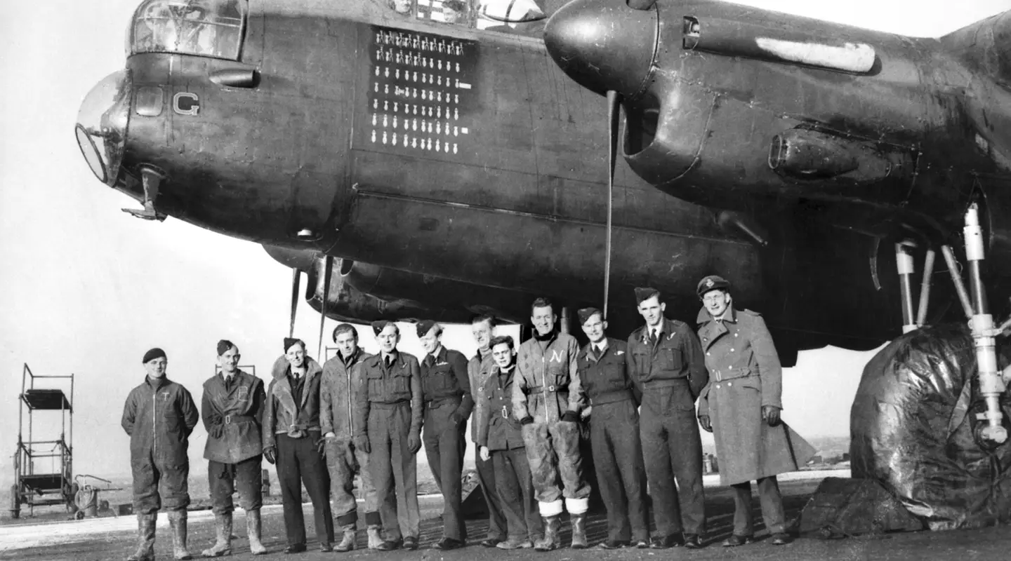 "G for George" the Avro Lancaster Heavy Bomber of No. 460 Squadron RAAF, with the air and ground crews.
