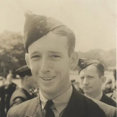 Portrait of Flight Sergeant Jack Wormald 
