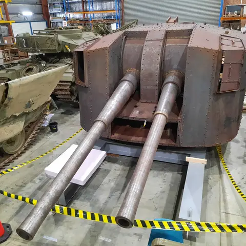 Arunta Y Turret held in the Memorial's collection.