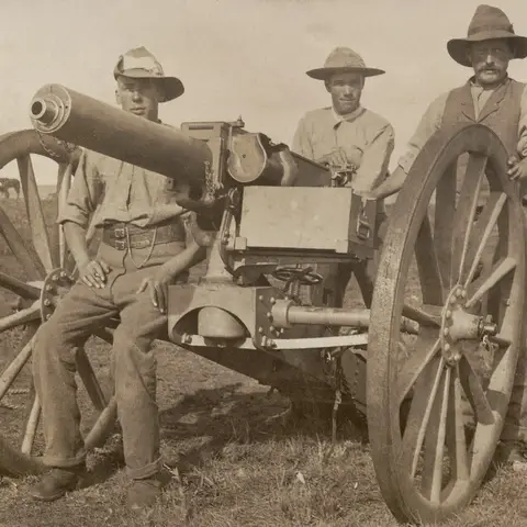 Men of 1st NSW Mounted Rifles with a captured Boer pom-pom gun, 1901