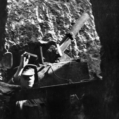 MacNeil with a garland trench mortar on Silt Spur at Anzac, August 1915. 