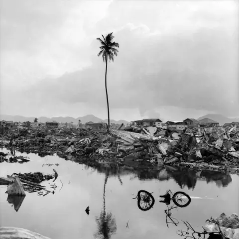Devastation after the tsunami hit Banda Aceh. Photo: Ben Bohane.  AWM P04779.001