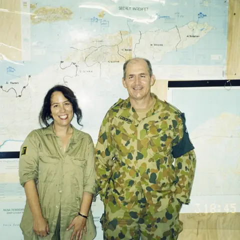 Dili, East Timor. 23 December 1999. Informal portrait of Wendy Sharpe (left), Australian Official Artist, with Major General Peter Cosgrove, Commander of the International Force for East Timor (Interfet), in the Interfet Headquarters.