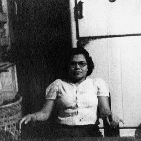 Surat Sirivejjabhandu at the family's store, 1943.