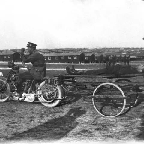 A portable stretcher and carriage