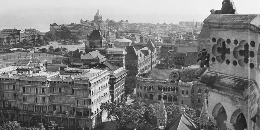 A member of the 1st Australian Wireless Signal Squadron looks over Bombay