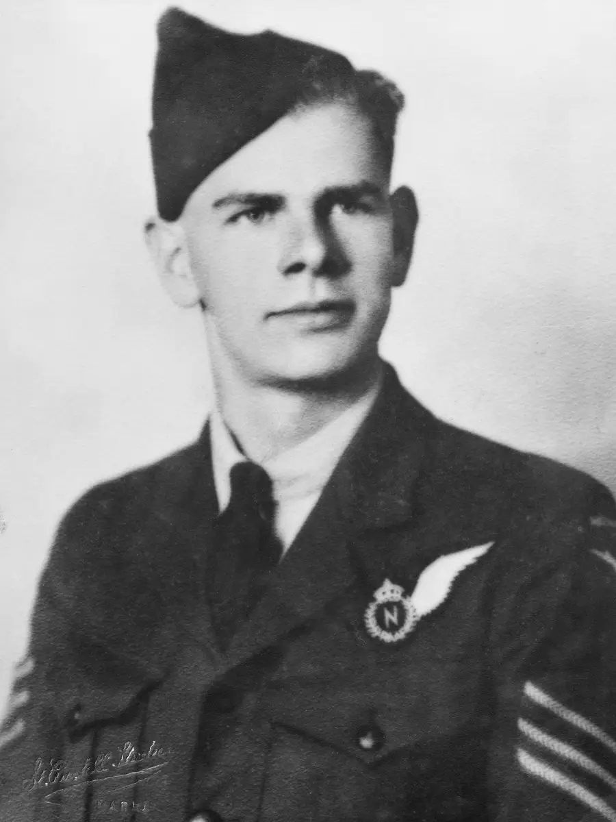 Portrait of Flight Sergeant Keith Mills in his uniform