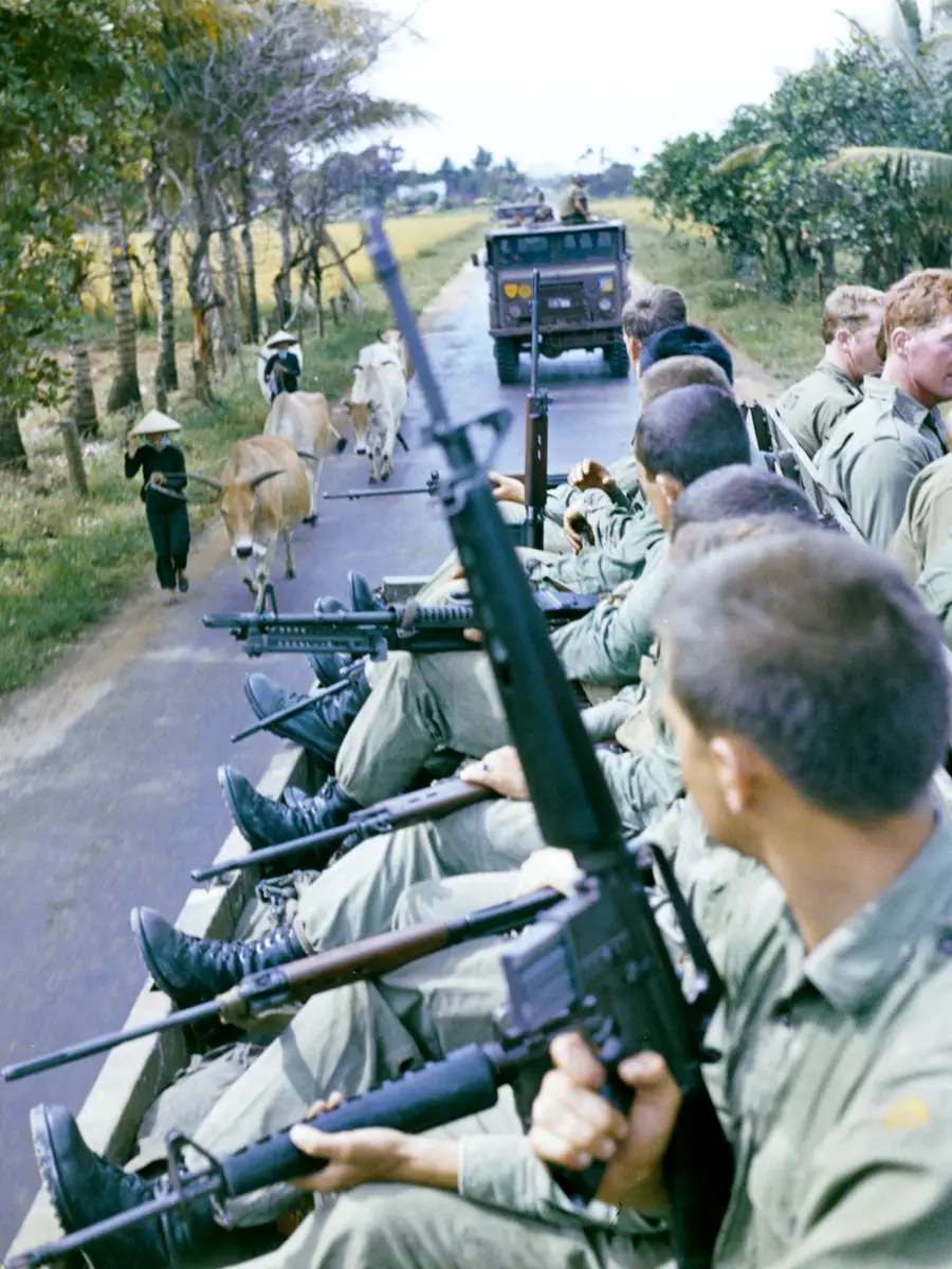 Soldiers of 8RAR en route to the task force base