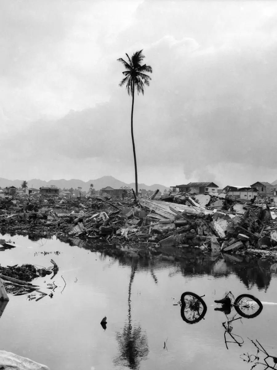 Devastation after the tsunami hit Banda Aceh. Photo: Ben Bohane.  AWM P04779.001