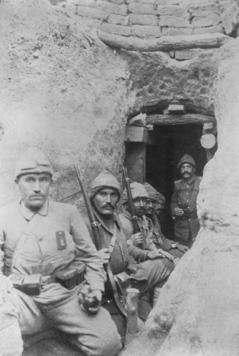 Turkish soldiers in their trenches at Kanlisirt ("Bloody Ridge" or Lone Pine)