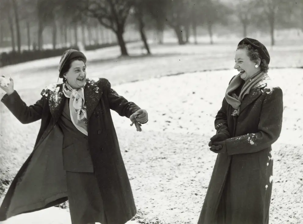 Betty and Vivian Bullwinkel during their London visit.