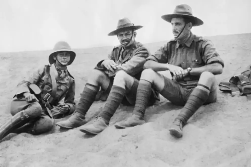 Blair Swannell (centre) with fellow Anzac soldiers in Egypt