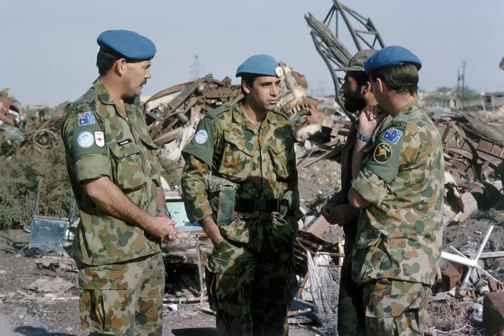 Australian military observers serving as part of the United Nations Iran-Iraq Military Observer Group (UNIIMOG), beside the Shatt-Al-Arab waterway, Iran, 1989. Photo: Michael Coyne.  AWM P09592.003