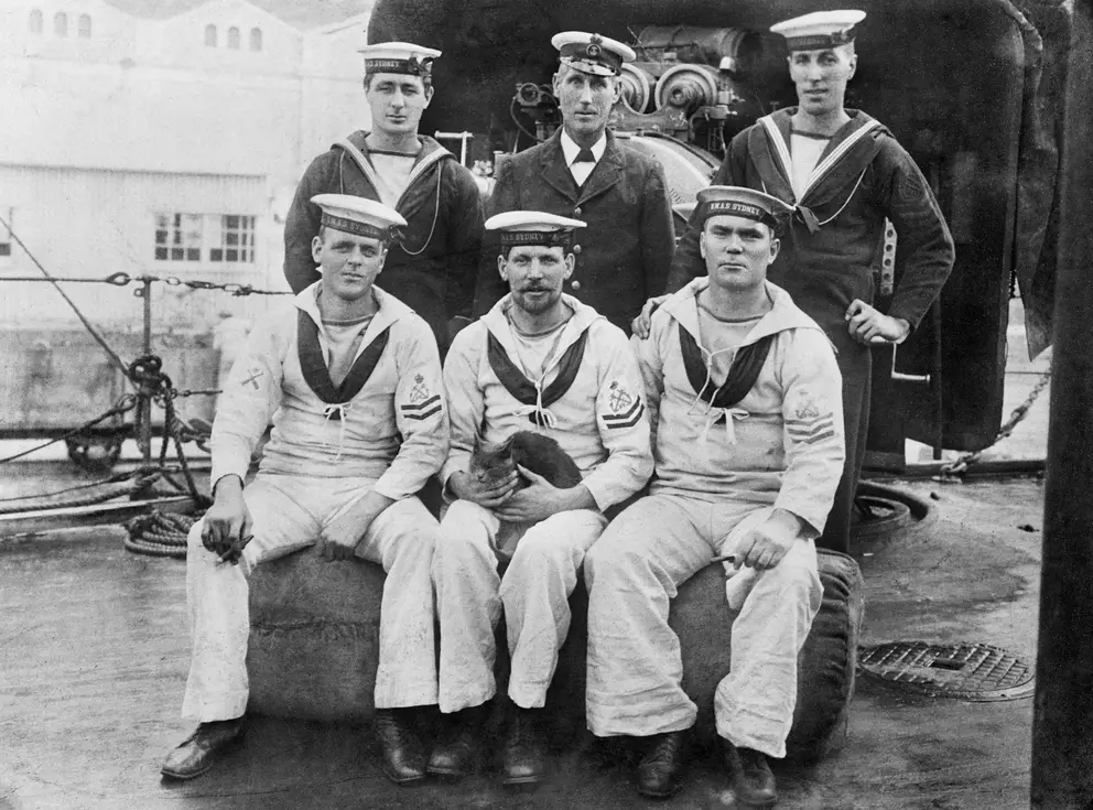 Gun layers of HMAS Sydney who survived the Sydney–Emden action, December 1914.